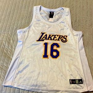 PAU Gasol! Women’s LOS ANGELES LAKERS jersey. Just retired #16. 🏀